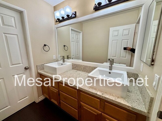 Building Photo - 15471 American Way