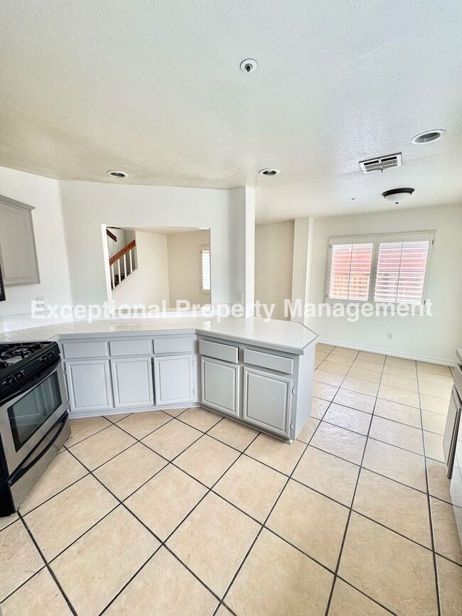 Building Photo - 16202 Trailwinds Dr