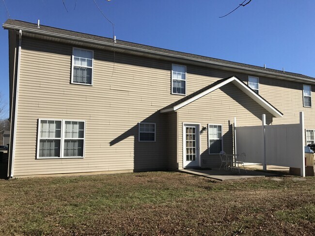 Building Photo - Larkspur 2850/2852