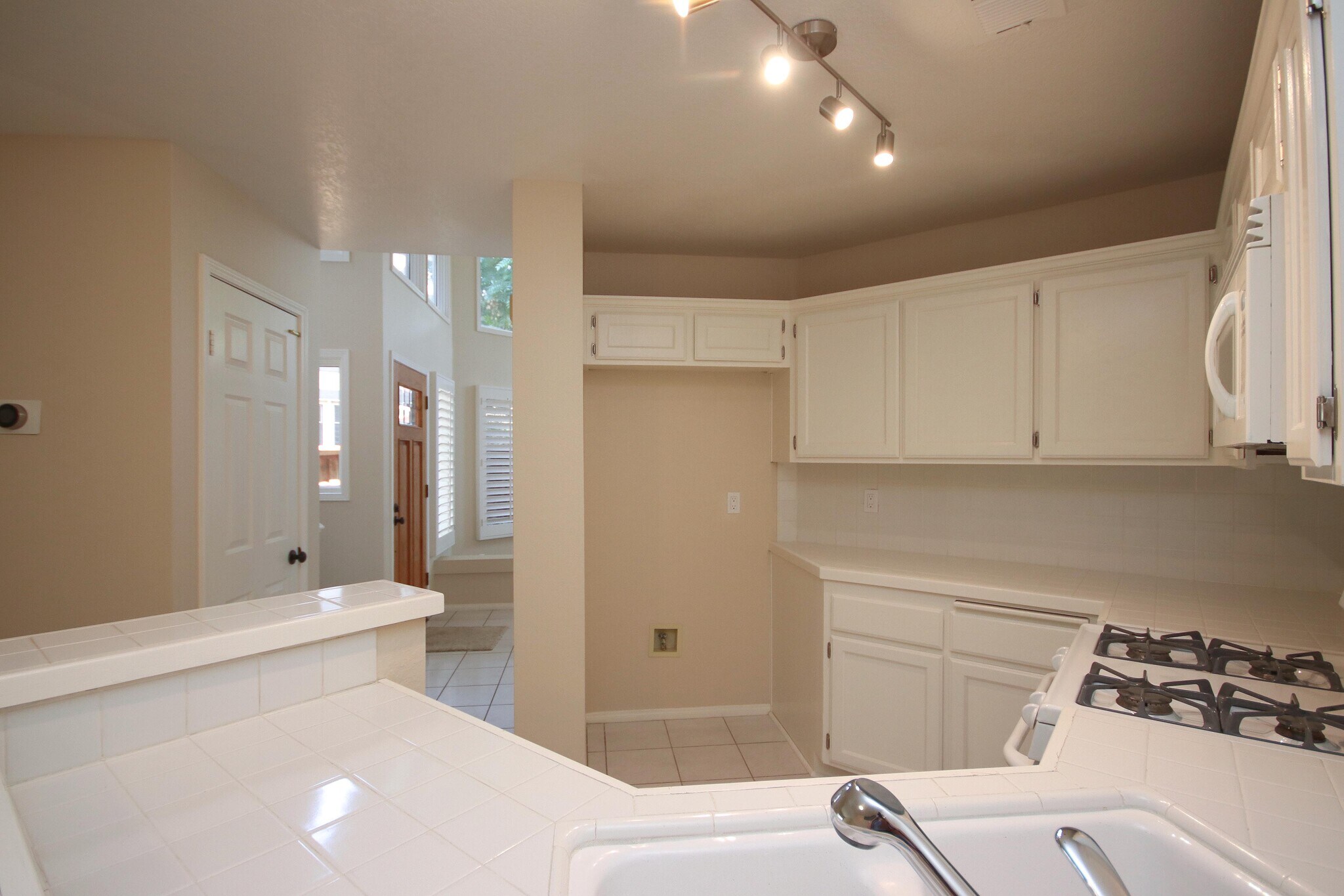 Building Photo - 1074 Rocton Dr