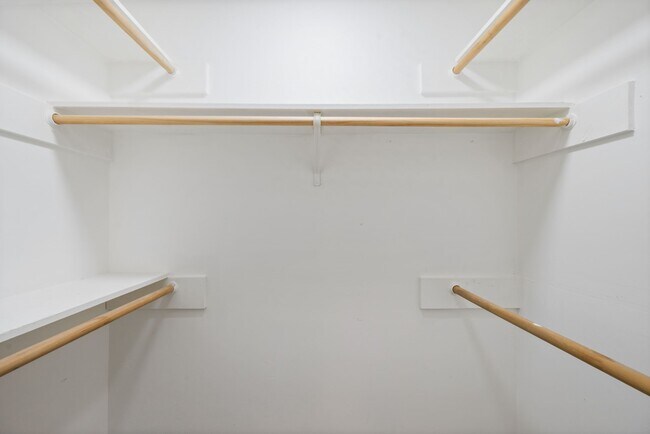 Building Photo - 10240 Longmont Dr