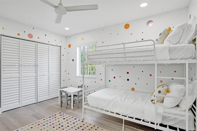 Building Photo - 725 Harrison St