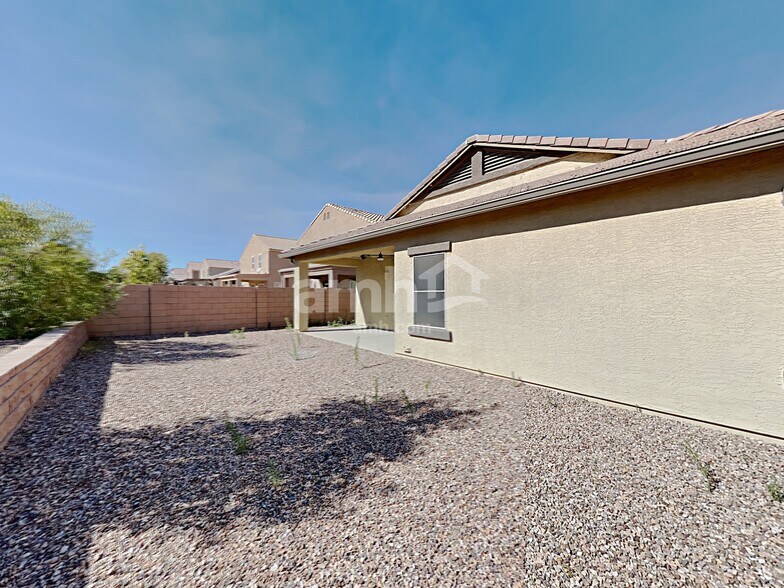 Building Photo - 9081 Blue Saguaro St