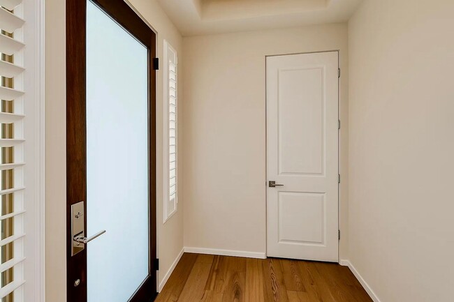 Building Photo - Rare 4-Bedroom Find in Redondo Beach