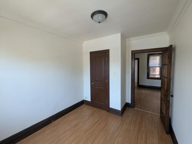 Building Photo - 1 bedroom in CICERO IL 60804