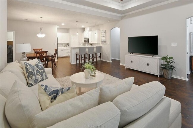 Building Photo - 200 Karten Ln