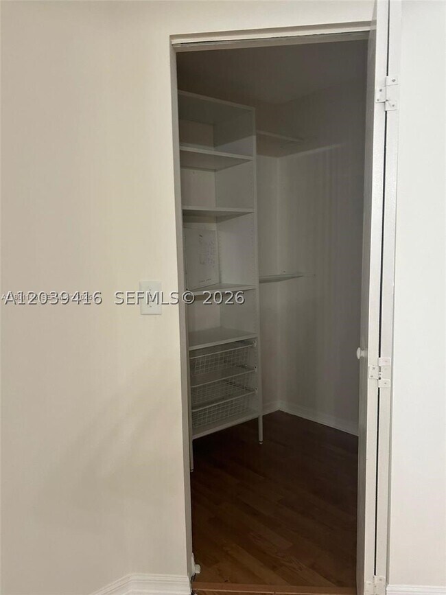 Building Photo - 2167 Madeira Dr