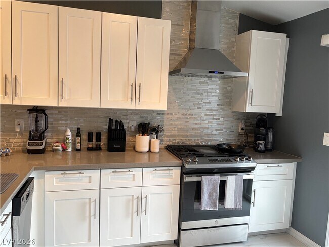 Building Photo - 4402 Cassandra Dr