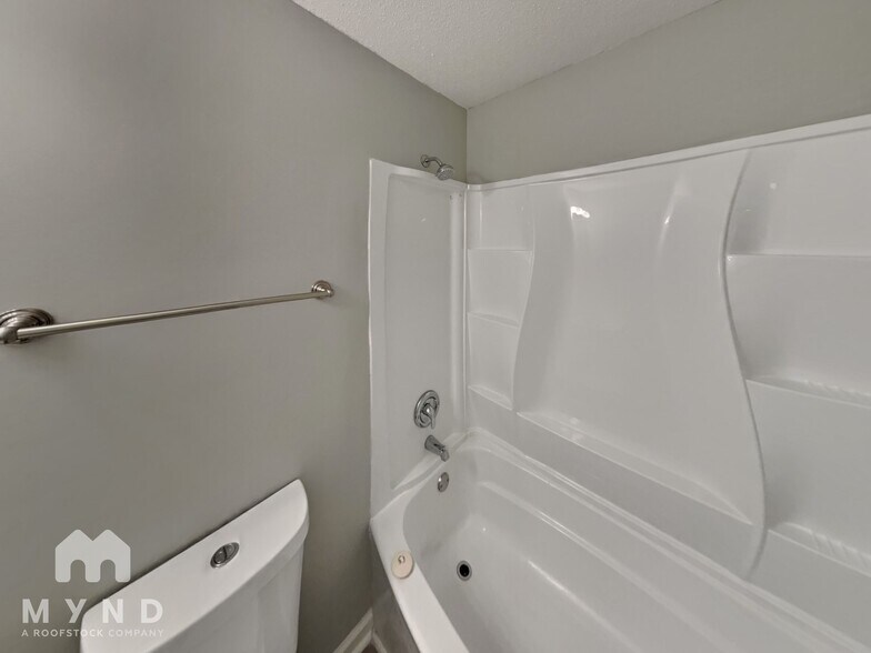 Building Photo - 10922 Olde English Dr