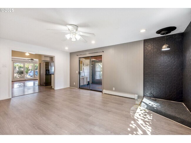 Building Photo - Classic Hillsboro Home with Two Spacious B...