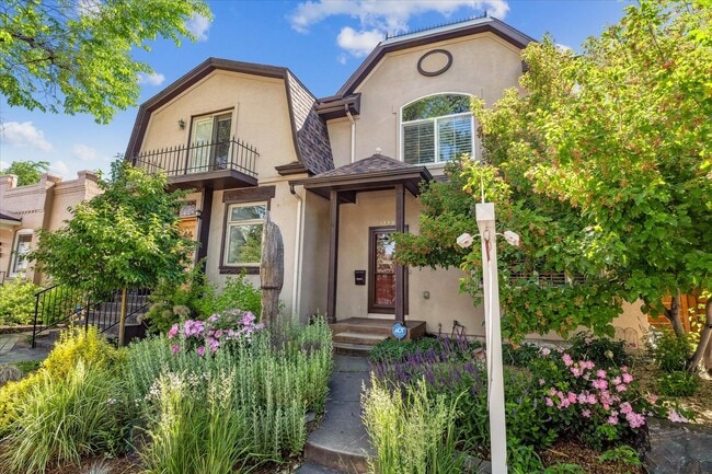 Building Photo - Spacious 3BD, 3.5BA Platt Park Home with Finished Basement and 2-Car Garage