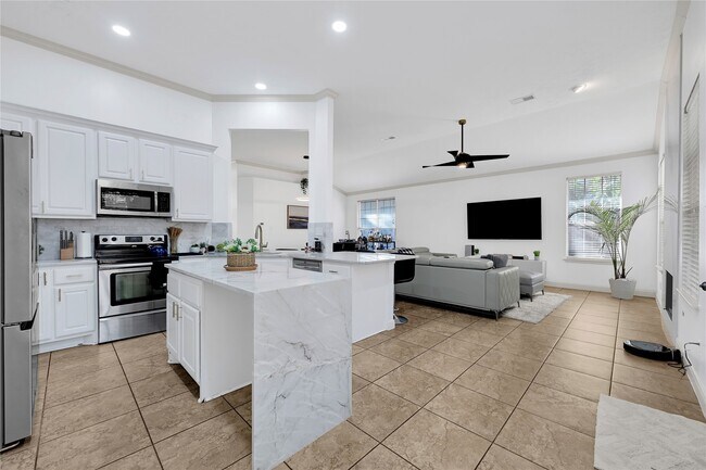 Building Photo - 14902 Carolina Falls Ln