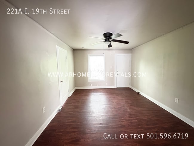 Building Photo - 221 E 19th St