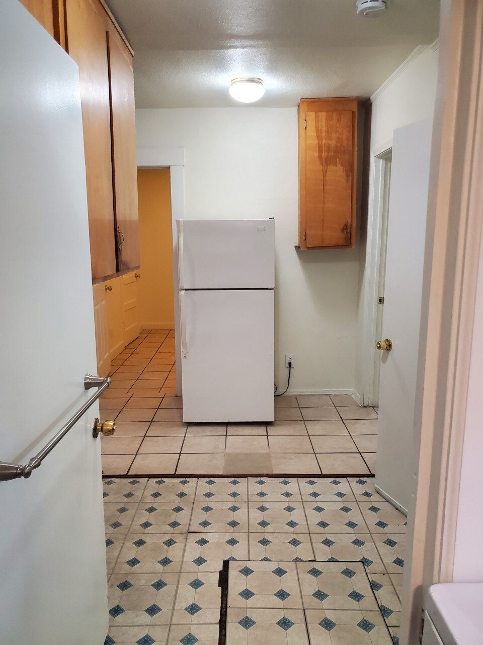 Building Photo - 409 Alturas Ave