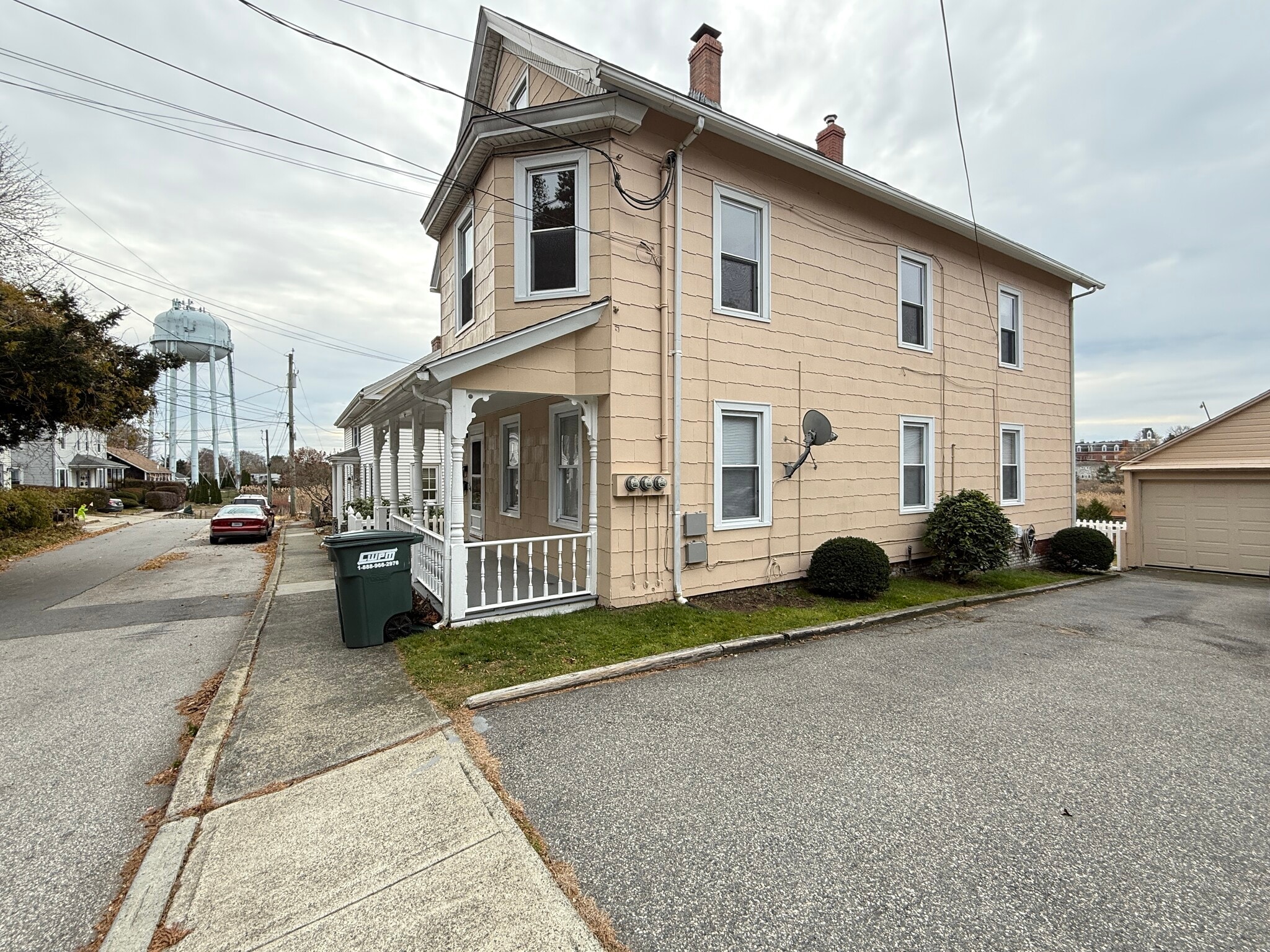 Building Photo - 15 Summit St