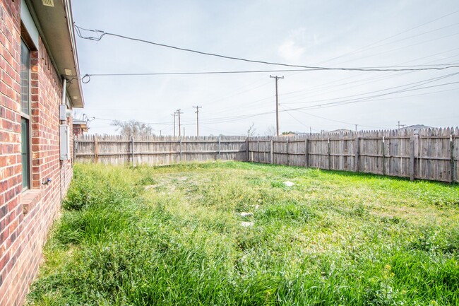 Building Photo - Great 3/2 in Frenship ISD