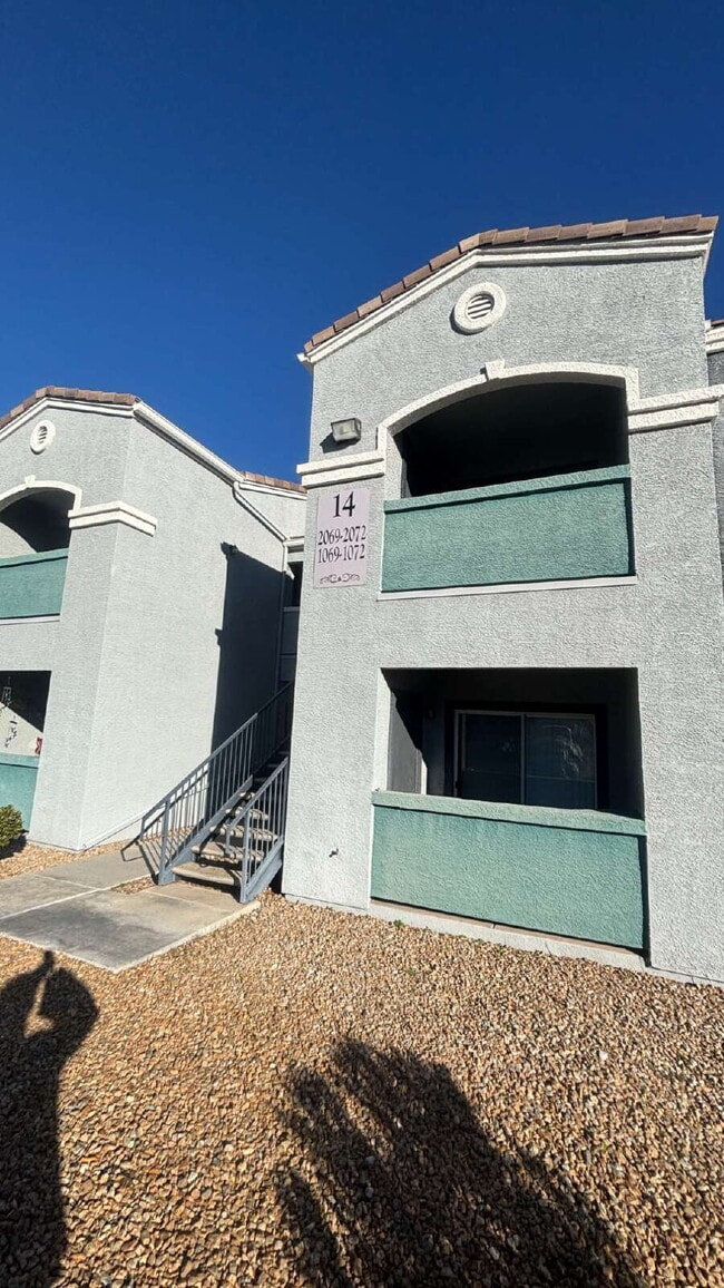 Building Photo - 1 Bed 1 Bath with ALL Appliances