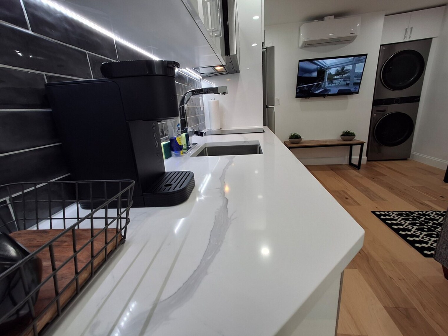 Building Photo - 17 Mt Pleasant Ave