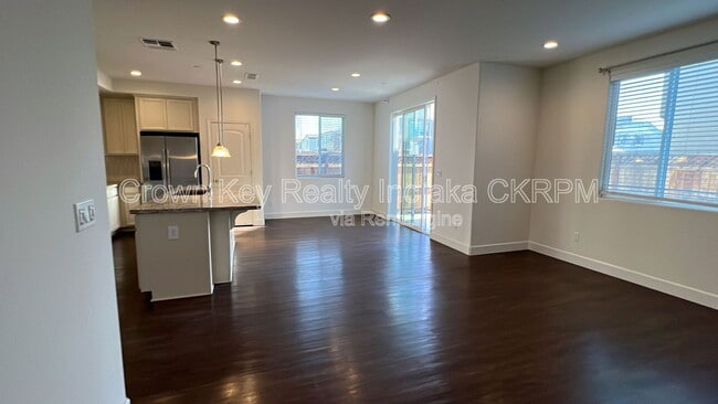 Building Photo - 448 Albertina Ave