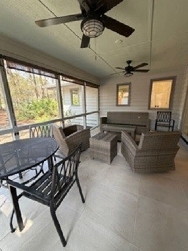 Building Photo - Lovely Remodeled Home In Hilton Head Plantation