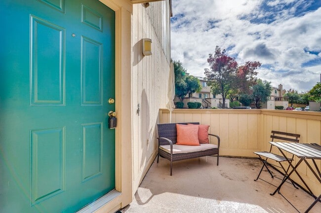 Building Photo - Welcome Home!!! - Modern and Spacious Gem! Townhouse with 2 Primary Bedrooms, Nice balcony, In re...