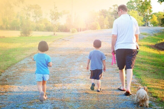 Building Photo - 3900 Turning Leaf Loop