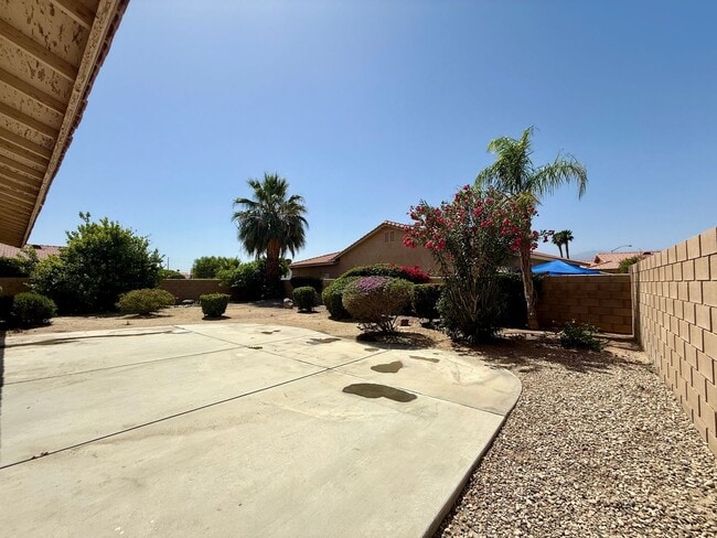 Building Photo - AVAILABLE NOW!! 3 Bedroom 2 Bathroom Home In Indio!!