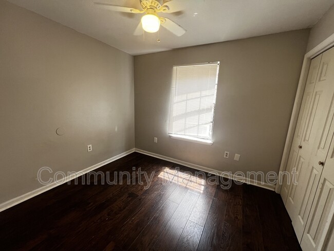 Building Photo - 3443 King Bradford Dr