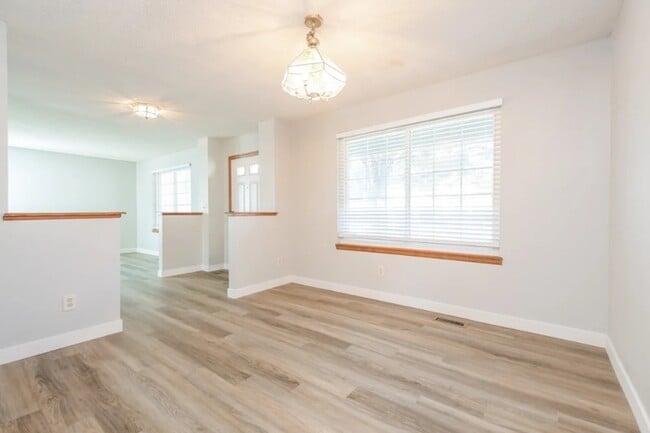 Building Photo - 9928 Garfield Ct