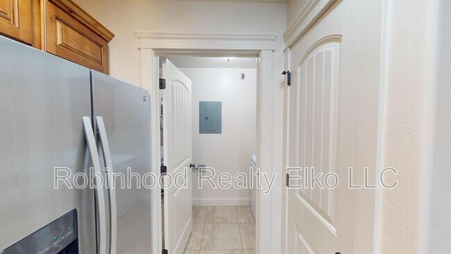 Building Photo - 279 Country Club Pkwy