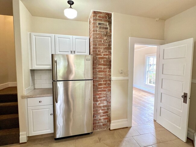 Building Photo - ROSEG01