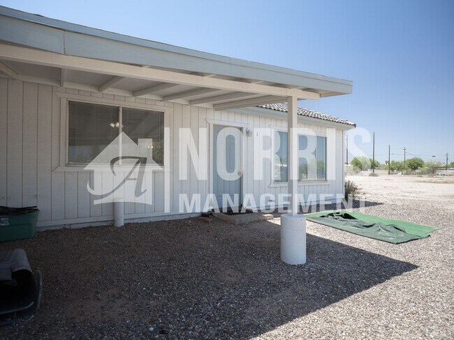 Building Photo - 26405 W Sherbundy Dr