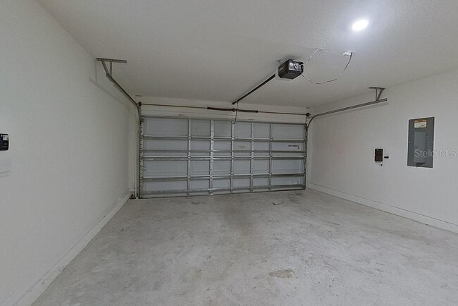 Building Photo - 8585 SW 44th Terrace