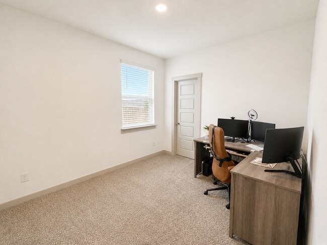 Building Photo - 12566 Fleet River Rd