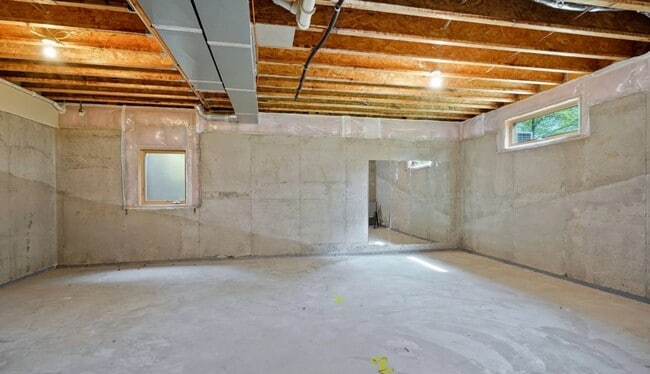 Building Photo - 15800 50th Pl N