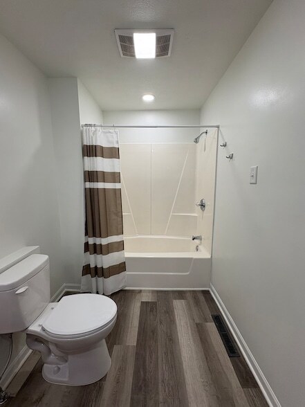 Building Photo - 1409 Kelly St