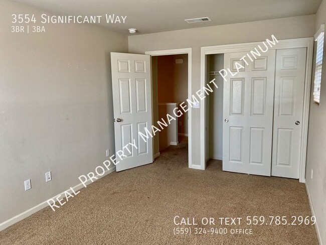 Building Photo - $2,300 Barstow & DeWolf 3 Bedroom - Commun...