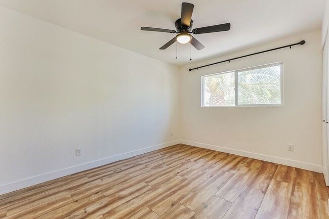 Building Photo - Massive Remodeled Tri-Level Near ASU with Diving Pool