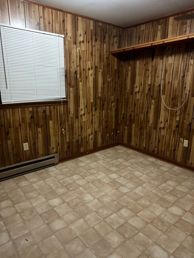 Building Photo - 85 Wilson St