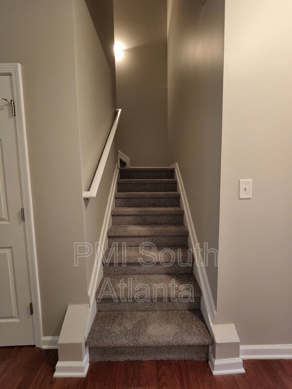 Building Photo - 176 Shenandoah Dr