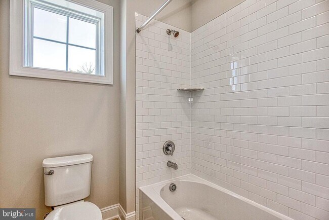 Building Photo - 3100 Greenway Blvd