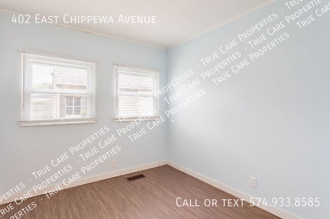 Building Photo - 402 E Chippewa Ave