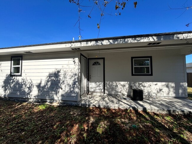 Building Photo - 6522 Olokee St