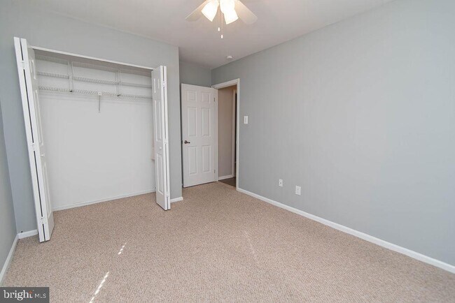 Building Photo - 239 Oakridge Dr