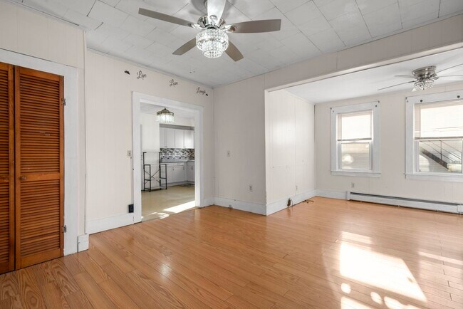 Building Photo - 25 Salem St