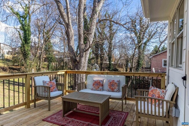 Building Photo - 1407 Vine St