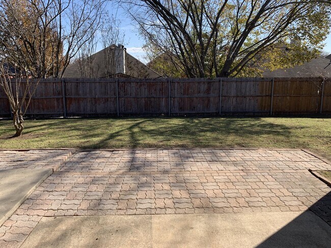 Building Photo - 3626 English Oak Dr
