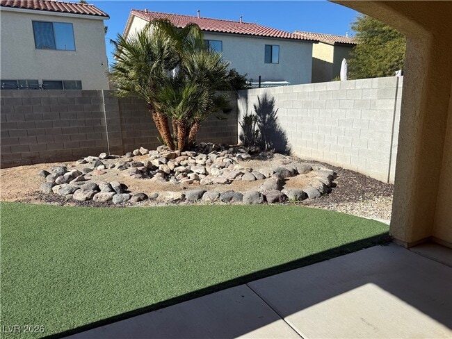 Building Photo - 9275 Cazador St