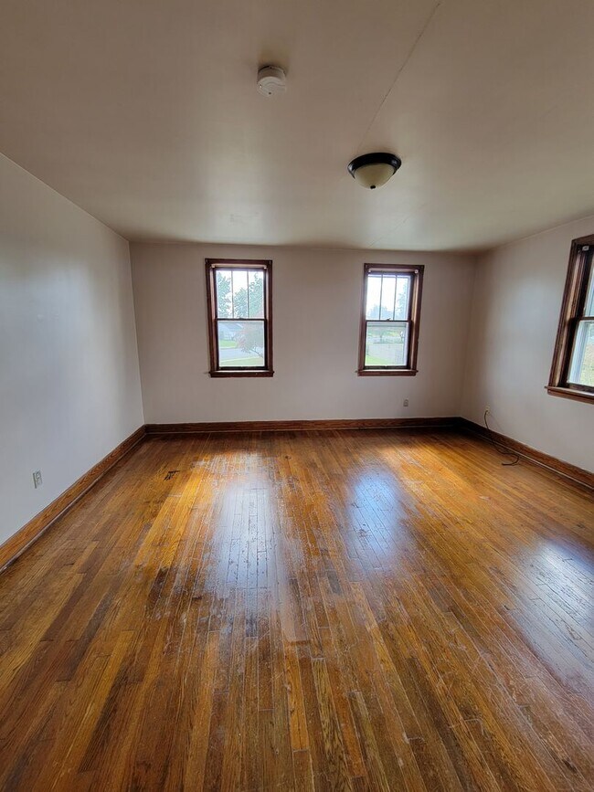 Building Photo - 471-475 Heintzelman Avenue