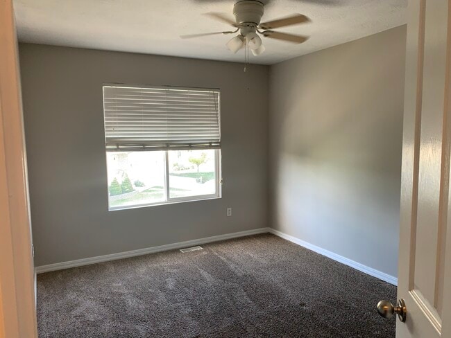 Building Photo - 5033 W Black Granite Way